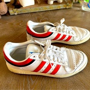 Old school Adidas sneakers in great shape!  Size 10